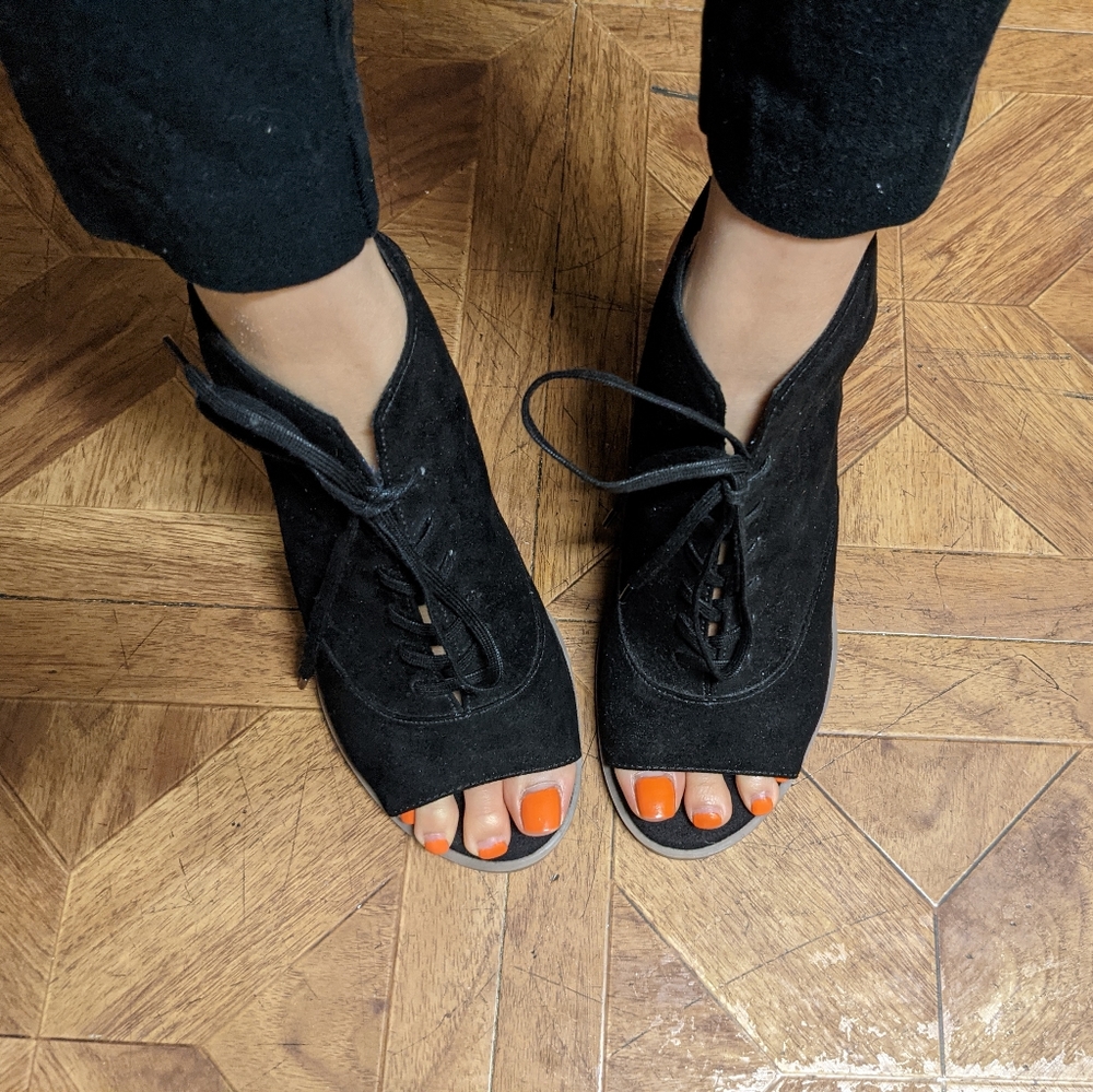 Open-Toe Booties
true black - Picture 4 of 9